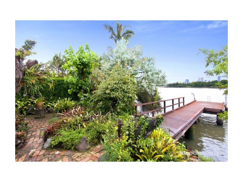 42 Wendell St, Norman Park QLD 4170