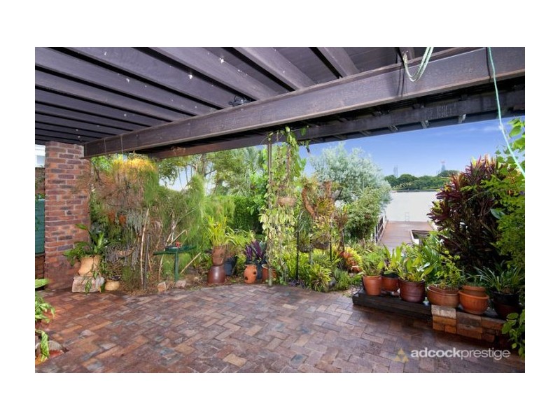 42 Wendell St, Norman Park QLD 4170