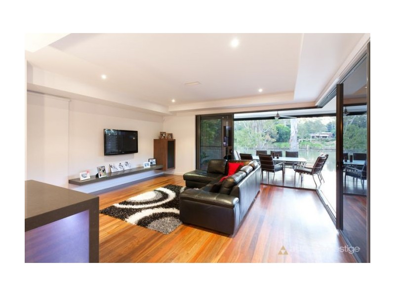 27 Morley St, Chelmer QLD 4068