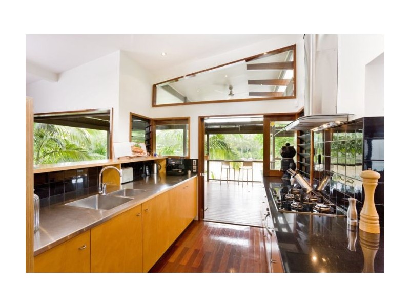 8 Long Street West, Graceville QLD 4075