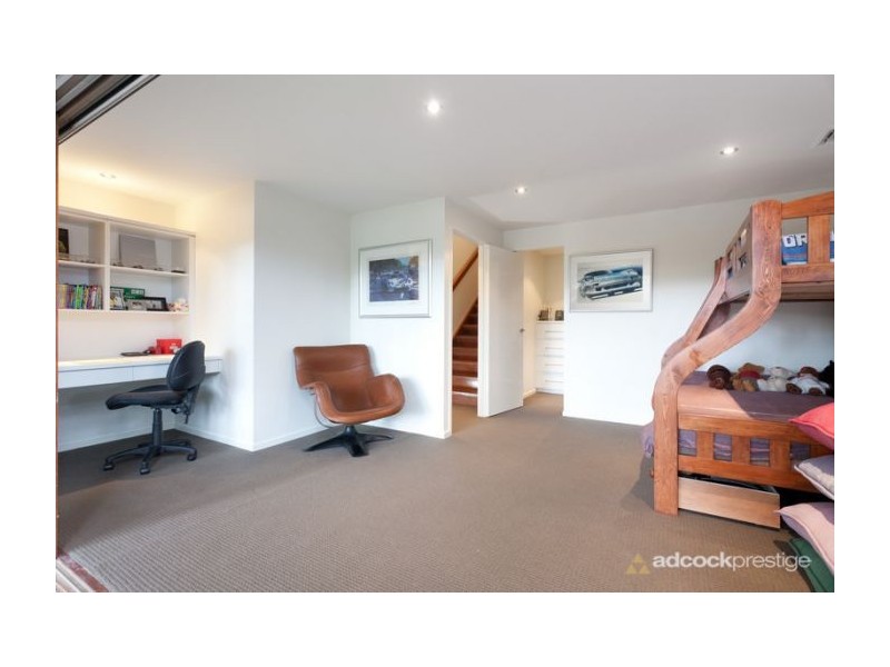 8 Long Street West, Graceville QLD 4075