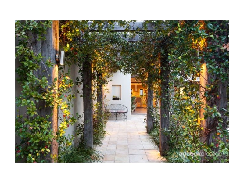 48 Baty Street, St Lucia QLD 4067