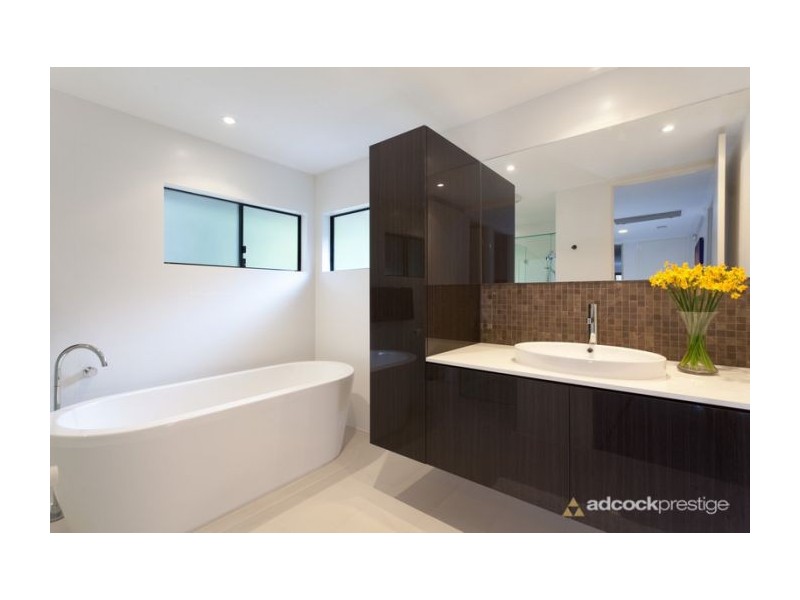 48 Baty Street, St Lucia QLD 4067