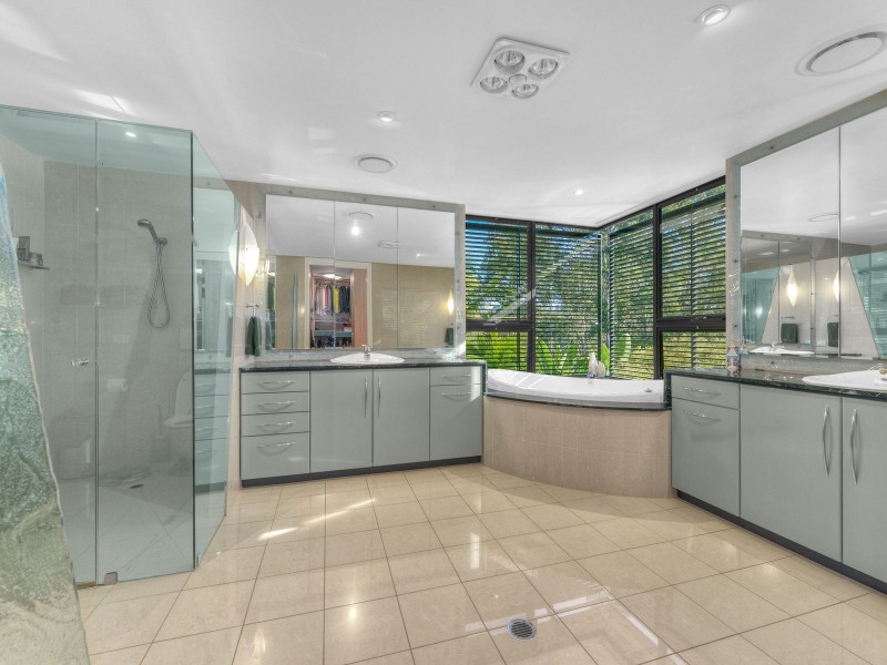 71 Robertson Place, Fig Tree Pocket QLD 4069