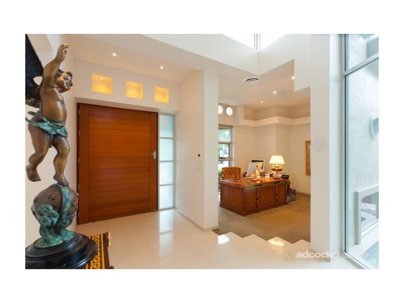 35 Kingfisher Pl, Kenmore QLD 4069