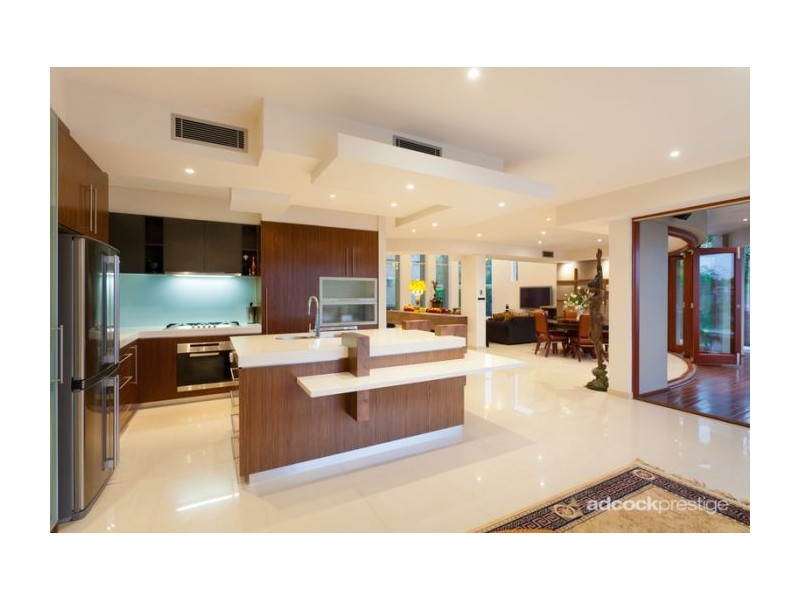 35 Kingfisher Pl, Kenmore QLD 4069