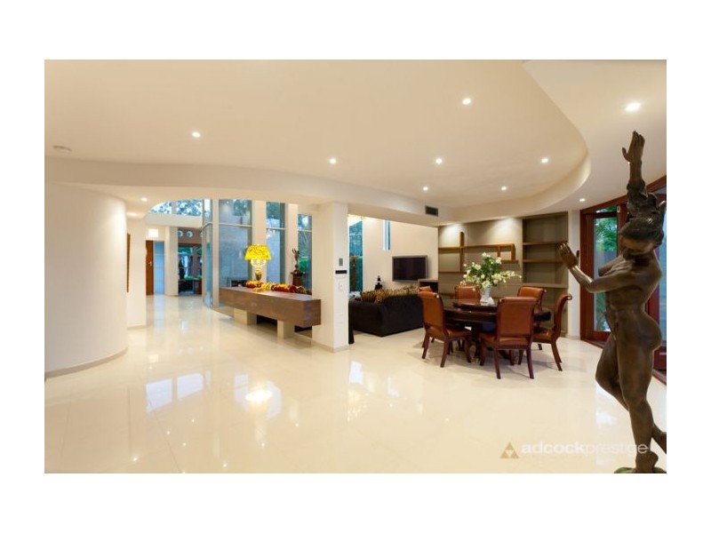 35 Kingfisher Pl, Kenmore QLD 4069