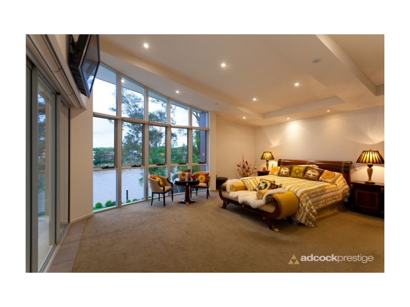 35 Kingfisher Pl, Kenmore QLD 4069