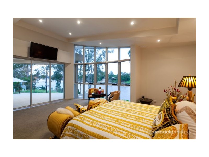 35 Kingfisher Pl, Kenmore QLD 4069