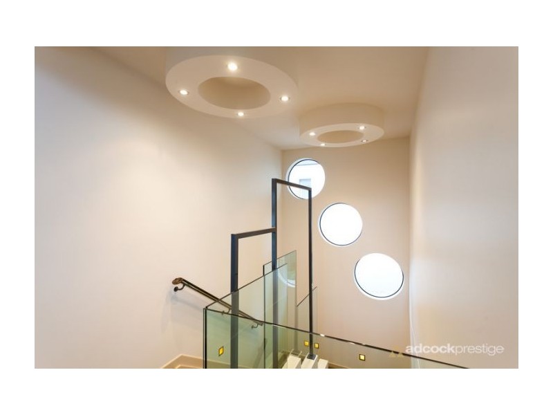 35 Kingfisher Pl, Kenmore QLD 4069