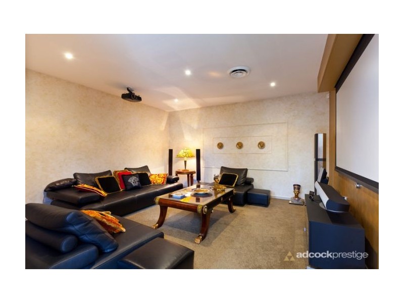 35 Kingfisher Pl, Kenmore QLD 4069