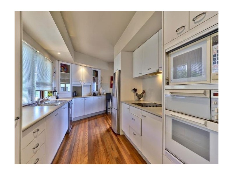 76 Crescent Road, Hamilton QLD 4007