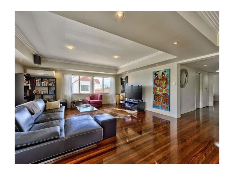 76 Crescent Road, Hamilton QLD 4007