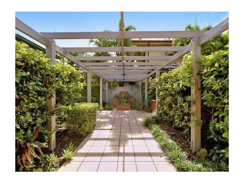 76 Crescent Road, Hamilton QLD 4007