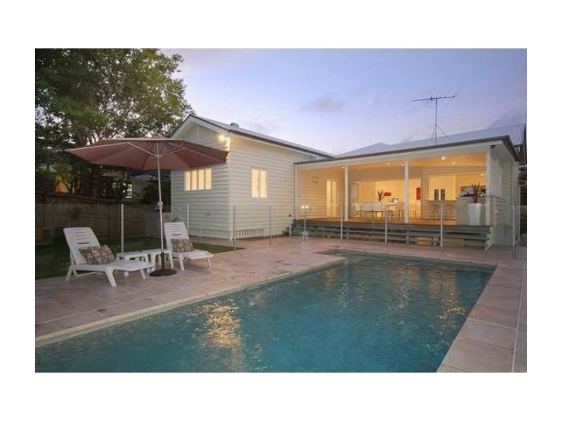 77 Barlow Street, Clayfield QLD 4011