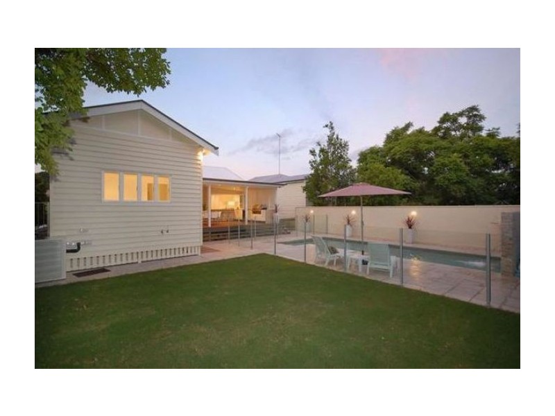 77 Barlow Street, Clayfield QLD 4011