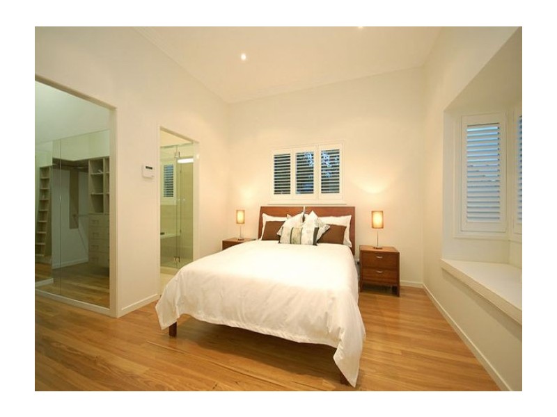 77 Barlow Street, Clayfield QLD 4011