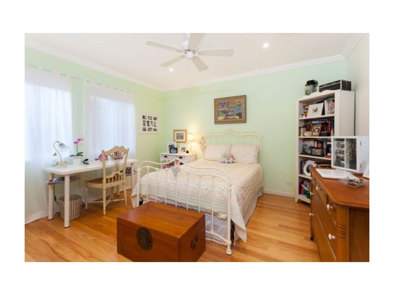77 Barlow Street, Clayfield QLD 4011