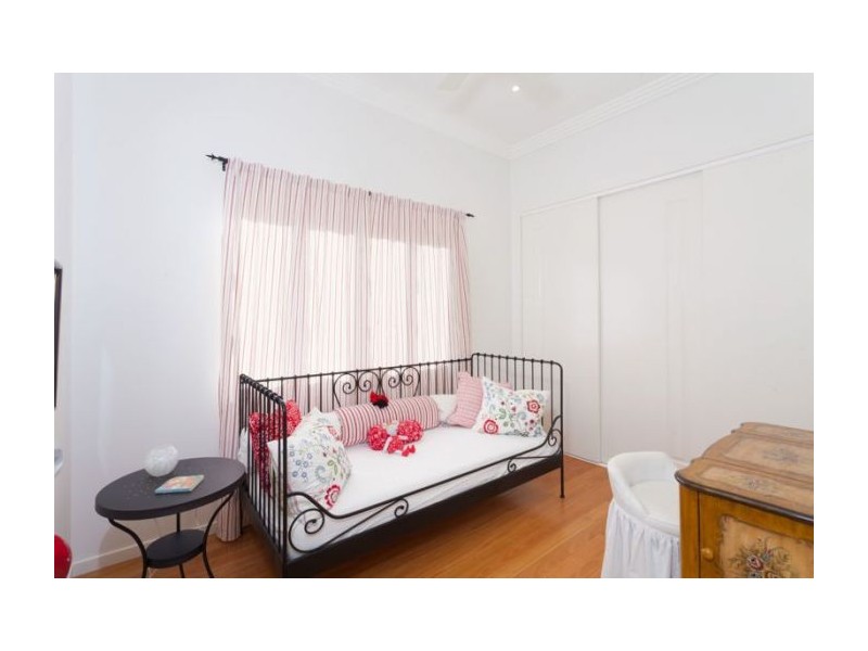 77 Barlow Street, Clayfield QLD 4011