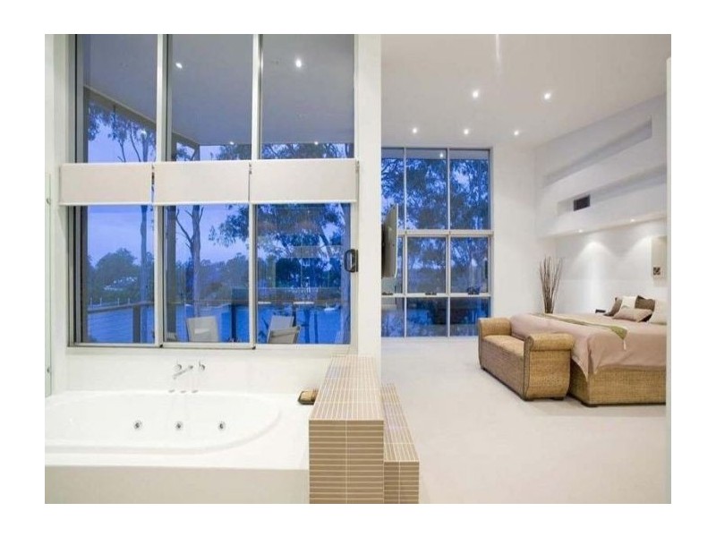 31 Kingfisher Pl, Kenmore QLD 4069