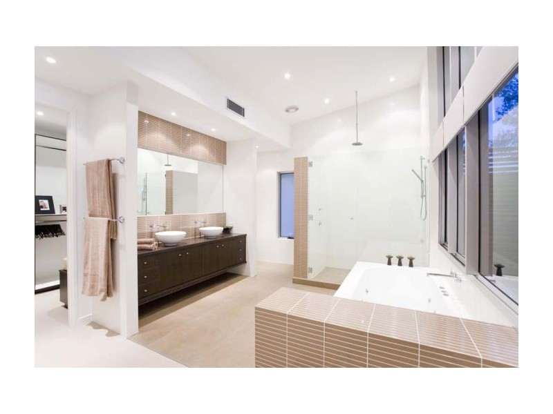 31 Kingfisher Pl, Kenmore QLD 4069