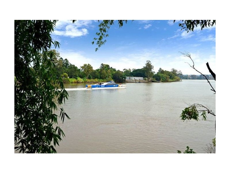 30 Derby Street, Highgate Hill QLD 4101