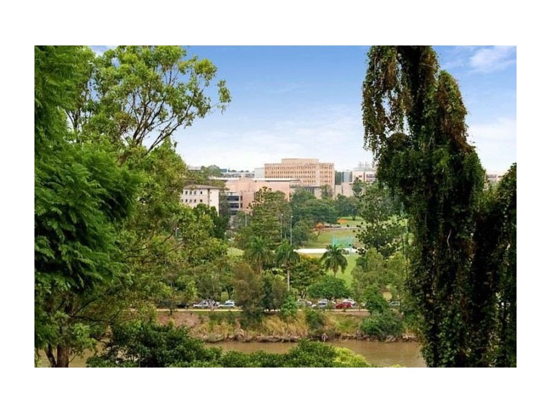 30 Derby Street, Highgate Hill QLD 4101