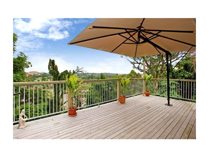 30 Derby Street, Highgate Hill QLD 4101