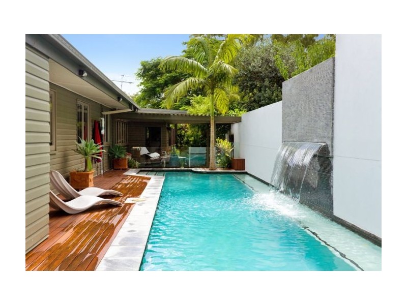 8 Long St West, Graceville QLD 4075