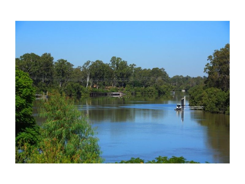 8 Long St West, Graceville QLD 4075