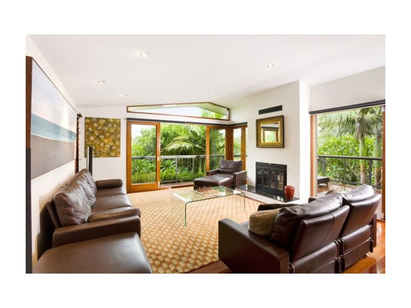 8 Long St West, Graceville QLD 4075