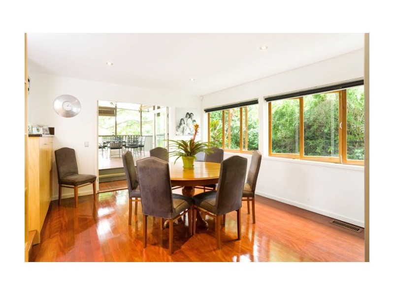 8 Long St West, Graceville QLD 4075