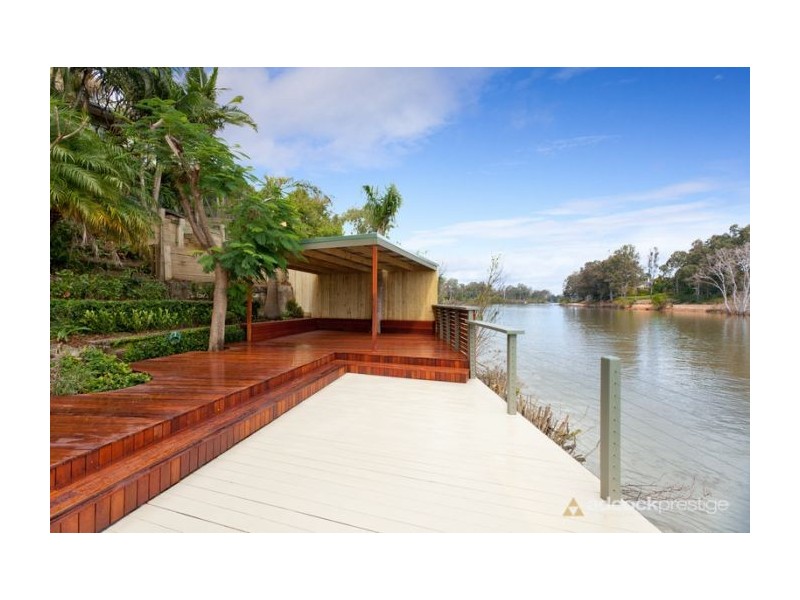 8 Long St West, Graceville QLD 4075