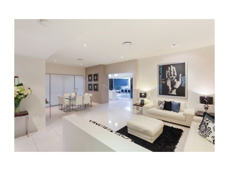 12 Barrygroves Court, Fig Tree Pocket QLD 4069