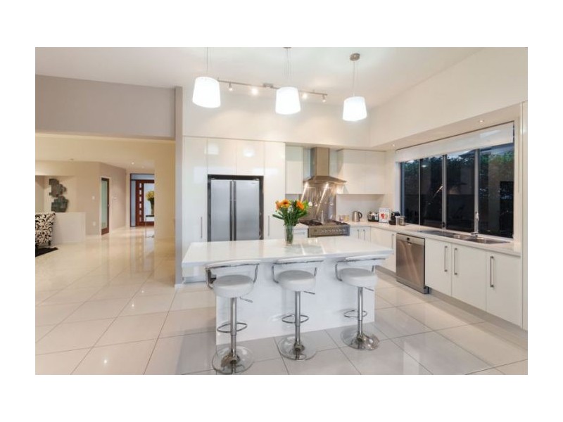 12 Barrygroves Court, Fig Tree Pocket QLD 4069