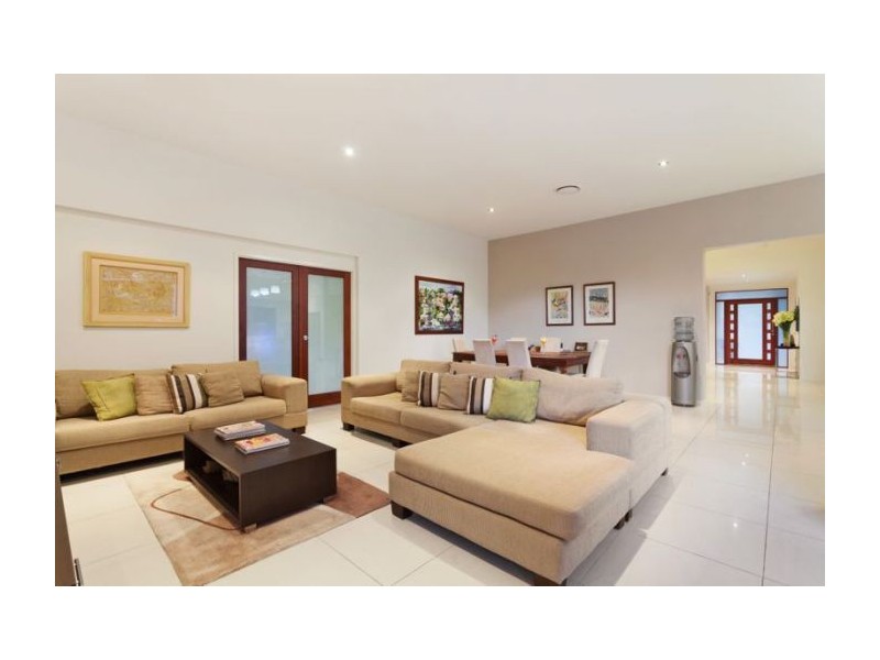 12 Barrygroves Court, Fig Tree Pocket QLD 4069