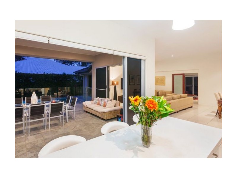 12 Barrygroves Court, Fig Tree Pocket QLD 4069