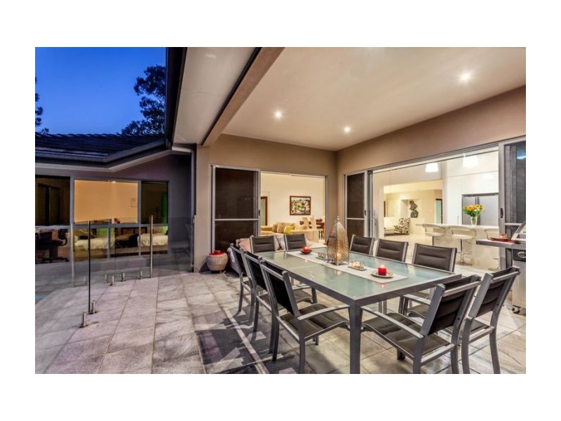 12 Barrygroves Court, Fig Tree Pocket QLD 4069