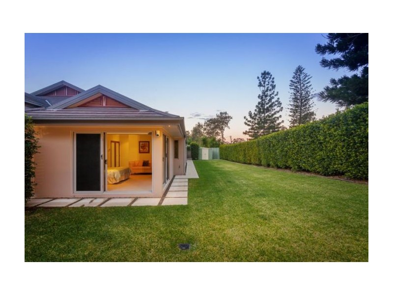 12 Barrygroves Court, Fig Tree Pocket QLD 4069