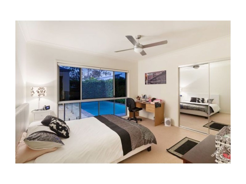 12 Barrygroves Court, Fig Tree Pocket QLD 4069