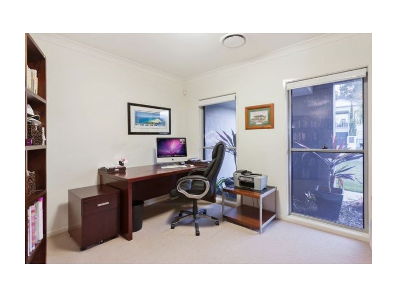 12 Barrygroves Court, Fig Tree Pocket QLD 4069
