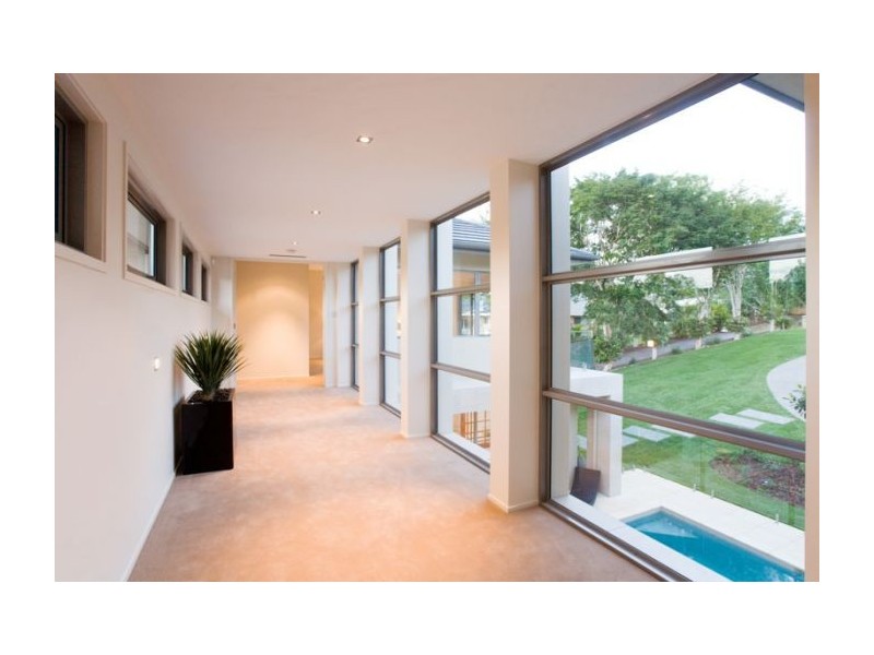 9 Castile Street, Indooroopilly QLD 4068