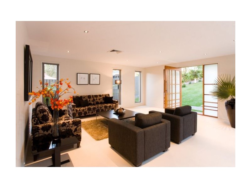 9 Castile Street, Indooroopilly QLD 4068