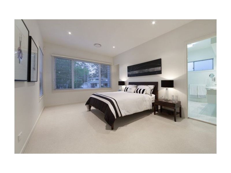 30 Castile Street, Indooroopilly QLD 4068