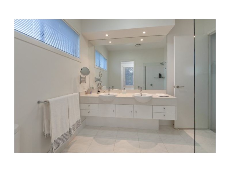 30 Castile Street, Indooroopilly QLD 4068