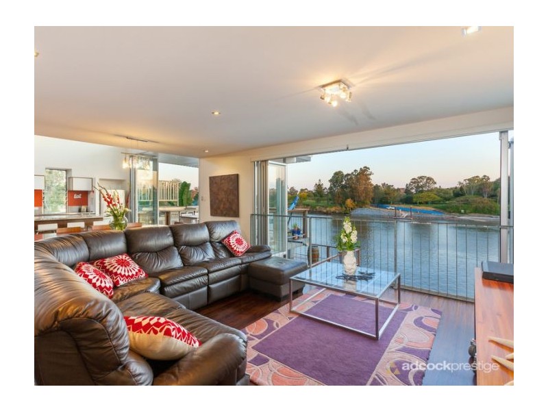 39 Instow Street, Yeronga QLD 4104