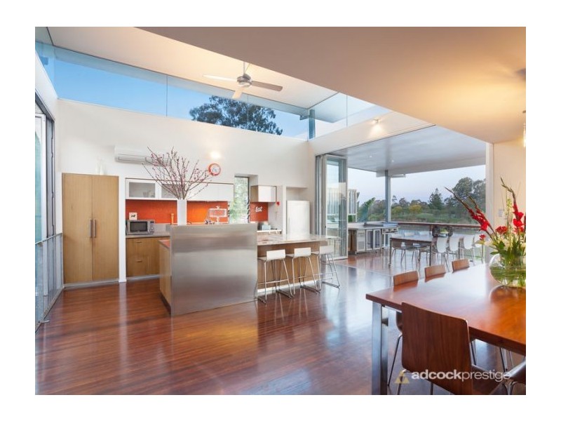 39 Instow Street, Yeronga QLD 4104