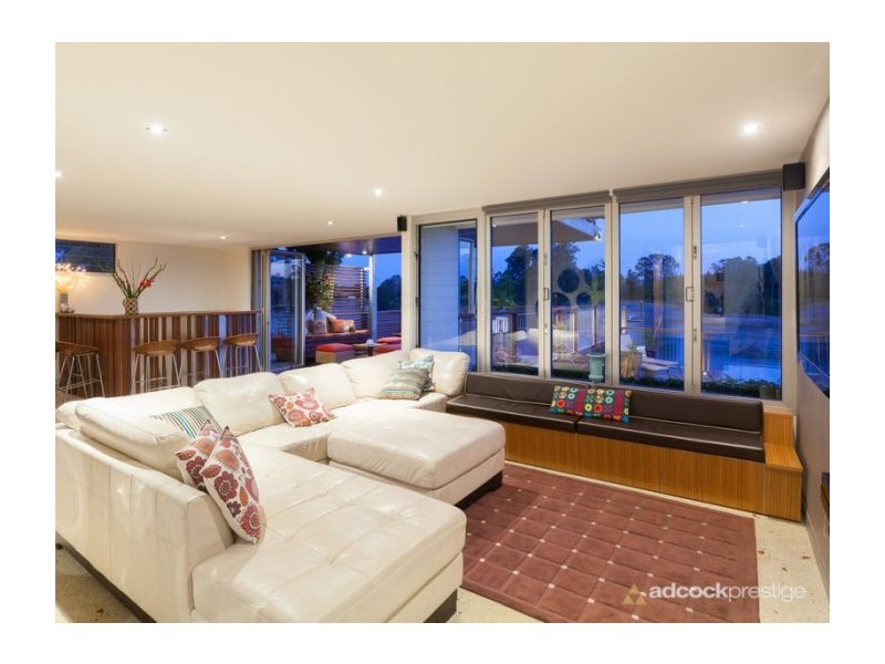 39 Instow Street, Yeronga QLD 4104