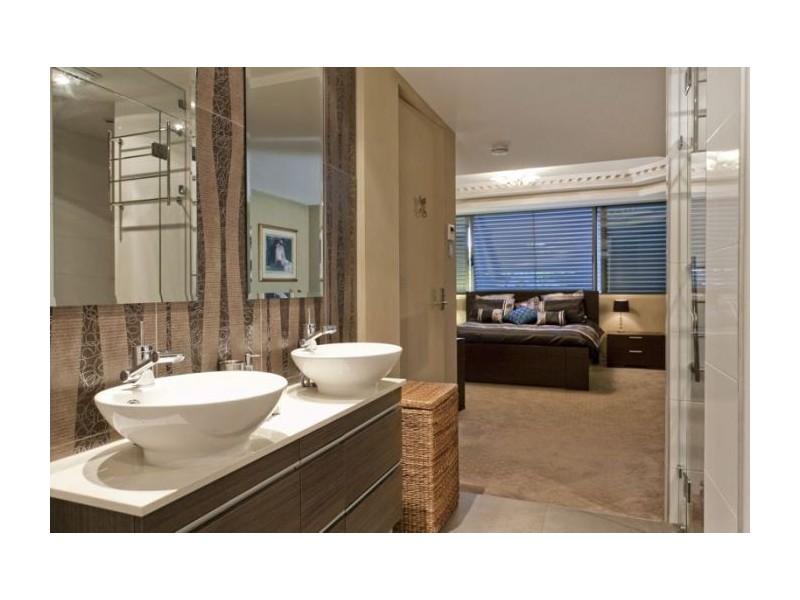 112 Fifth Avenue, Windsor QLD 4030