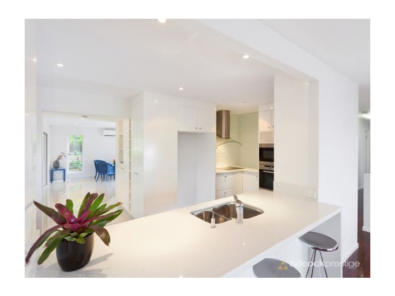 16 Paisley Street, Toowong QLD 4066